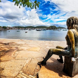 Strandskulptur von Brigitte Bardot in Buzios Brasilien