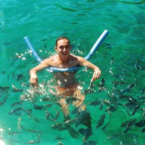 Schwimmen im Meer bei Ilha Grande Brasilien